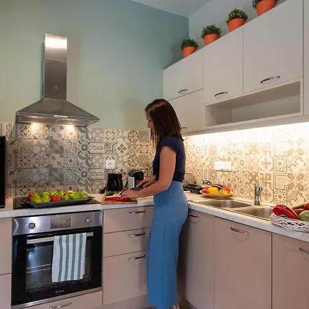 Tinas Home - Kalamata Mediterranean Villas מראה חיצוני תמונה